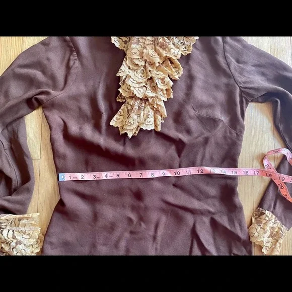 70s Vintage Brown Long sleeved Shirt with lace cuffs and Lace Ascot Tie - Picture 9 of 9
